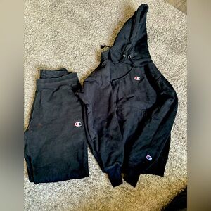 Women’s sweater & sweats outfit